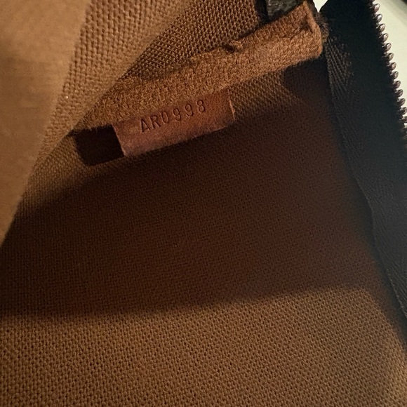 Authentic Louis Vuitton Pochette - Picture 2 of 7